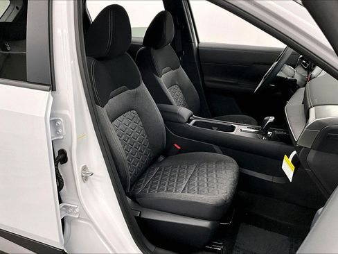 New 2026 Nissan Kicks SV FWD image 32