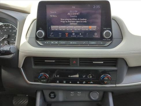 Used 2024 Nissan Rogue SV FWD image 12