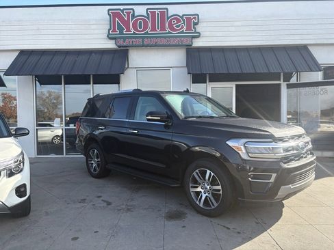 Used 2024 Ford Expedition Limited image 1
