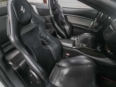 Used 2012 Ferrari California image 23