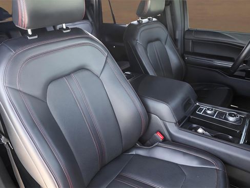 Used 2022 Ford Expedition Limited image 27