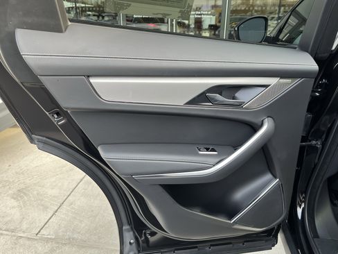 Used 2024 Jaguar F-PACE R-Dynamic S image 30