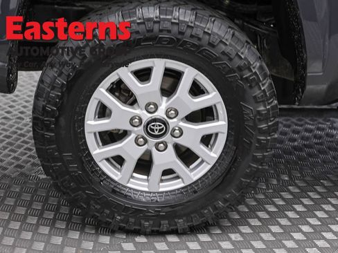Used 2025 Toyota Tacoma SR5 AWD/4WD image 30