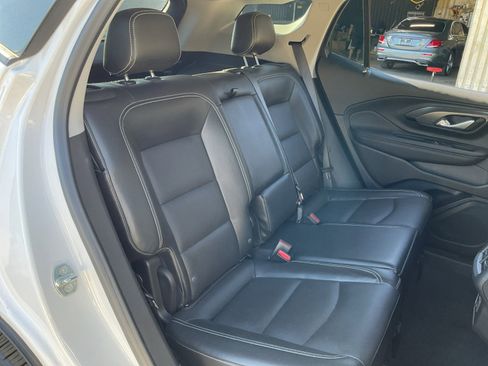 Used 2022 GMC Terrain SLT image 21