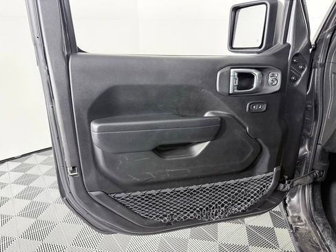 Used 2023 Jeep Gladiator Sport image 9