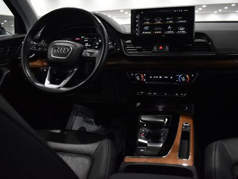 Used 2023 Audi Q5 2.0T Premium w/ Convenience Package image 18