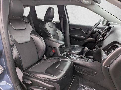 Used 2020 Jeep Cherokee Latitude Plus image 23