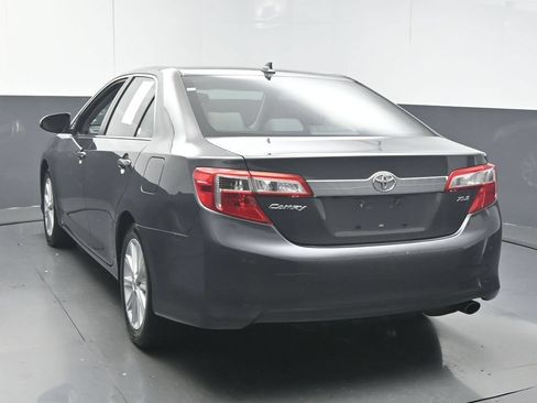 Used 2013 Toyota Camry XLE w/ Leather Pkg FWD image 6