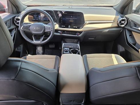 Used 2025 Chevrolet Equinox ACTIV AWD/4WD image 8