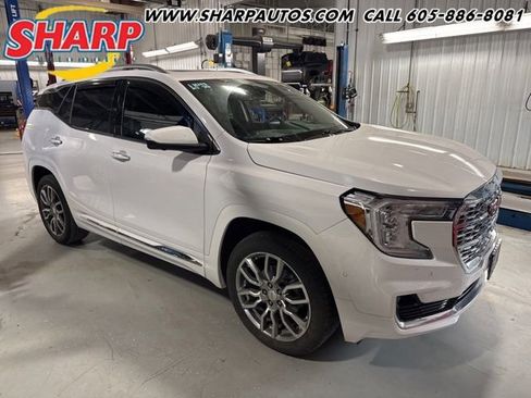 Used 2022 GMC Terrain Denali AWD/4WD image 1