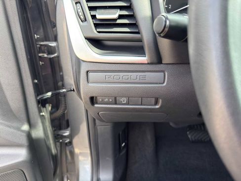 Used 2023 Nissan Rogue S AWD/4WD image 23