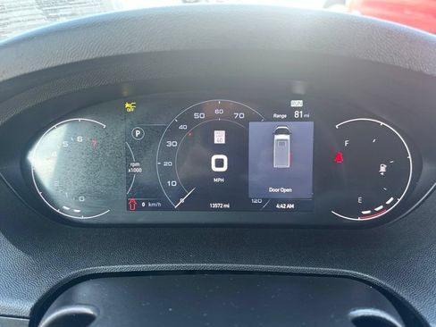 Used 2025 RAM ProMaster 2500 w/ U-Haul Equipment Group FWD image 27