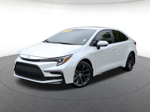 Used 2026 Toyota Corolla SE w/ SE Package FWD image 1