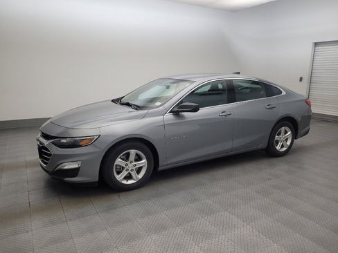 Used 2024 Chevrolet Malibu LS FWD image 2