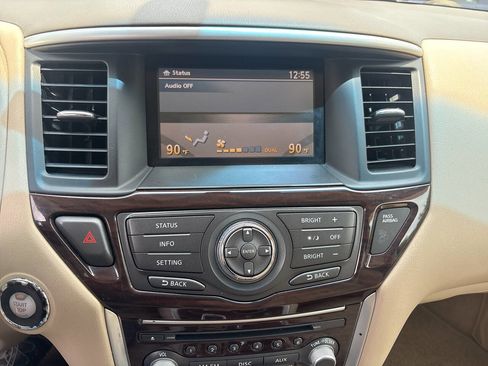 Used 2013 Nissan Pathfinder SL FWD image 28