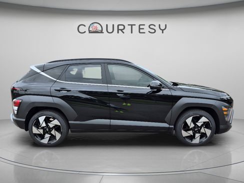New 2026 Hyundai Kona Limited FWD image 6