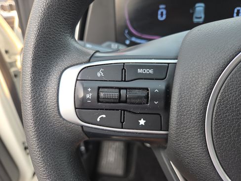 Used 2023 Kia Sportage LX AWD/4WD image 29