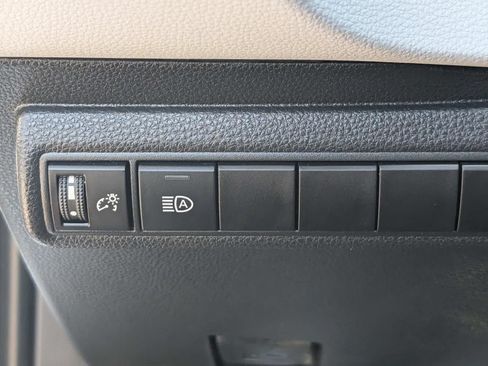 Used 2024 Toyota Corolla SE w/ SE Premium Package FWD image 21