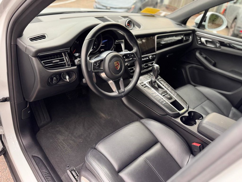 Used 2021 Porsche Macan AWD/4WD image 13