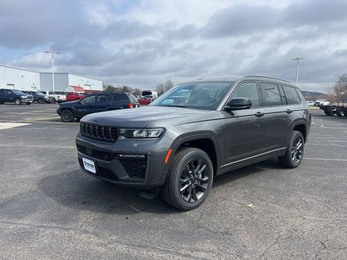 New 2026 Jeep Grand Cherokee L Limited AWD/4WD image 3