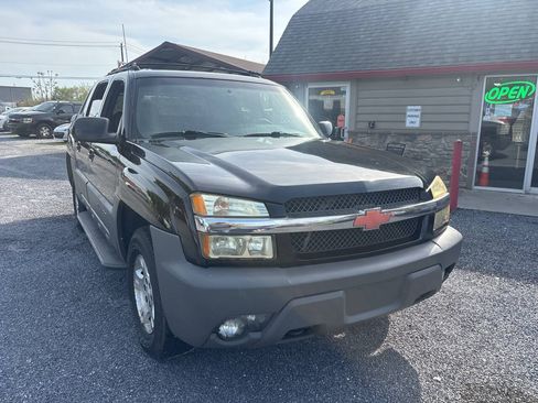 Used 2002 Chevrolet Avalanche 4x4 w/ Off-Road Suspension Pkg image 3