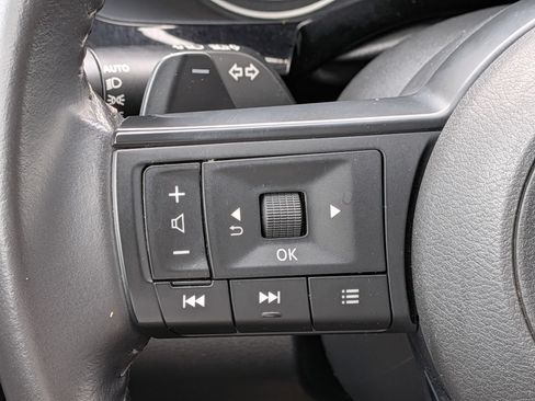 Used 2024 Nissan Pathfinder SV FWD image 18