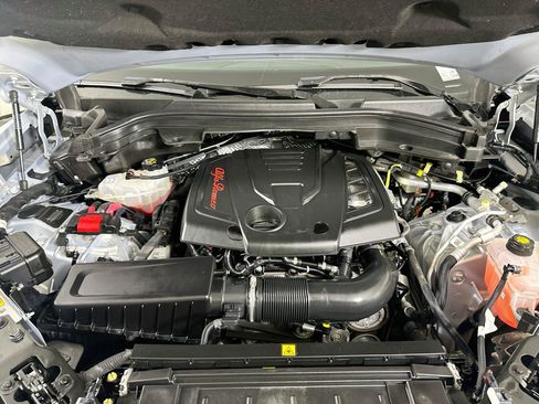 Used 2023 Alfa Romeo Stelvio Ti AWD/4WD image 35