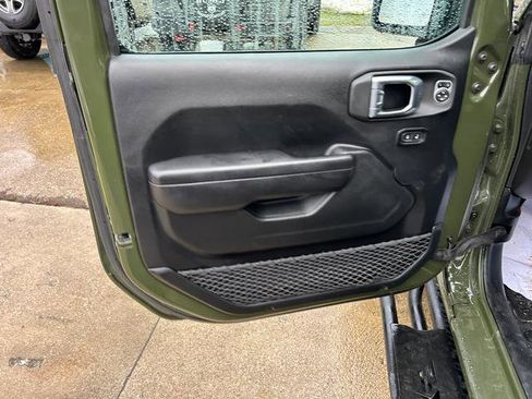 Used 2021 Jeep Gladiator Willys image 7