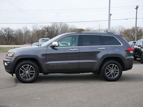Used 2017 Jeep Grand Cherokee Limited w/ Trailer Tow Group IV AWD/4WD image 6
