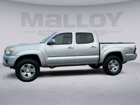 Used 2013 Toyota Tacoma 4x4 Double Cab w/ TRD Sport Pkg image 2