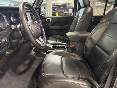 Used 2022 Jeep Wrangler Unlimited Sahara w/ Cold Weather Group AWD/4WD image 23