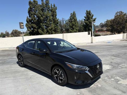 Used 2025 Nissan Sentra SV FWD image 35