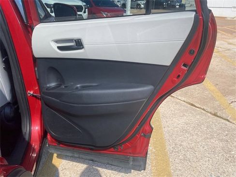 Used 2023 Toyota Corolla Cross LE image 12