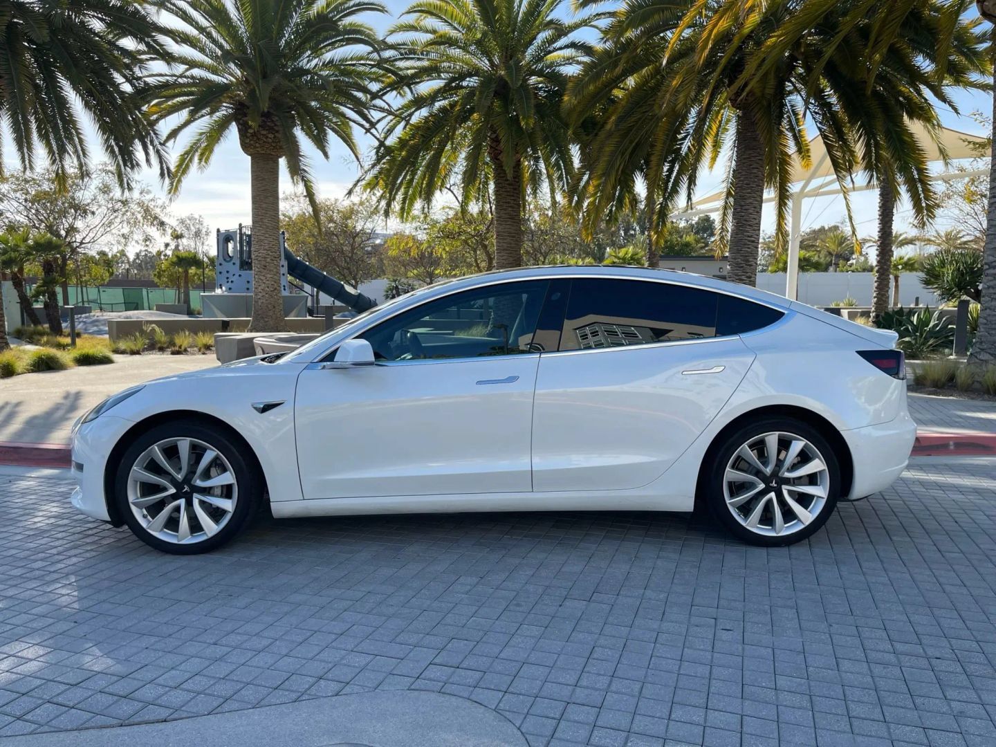 Used 2020 Tesla Model 3 Standard Range Plus RWD image 6
