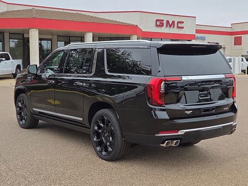 New 2026 GMC Yukon XL Denali w/ Denali Reserve Package AWD/4WD image 3