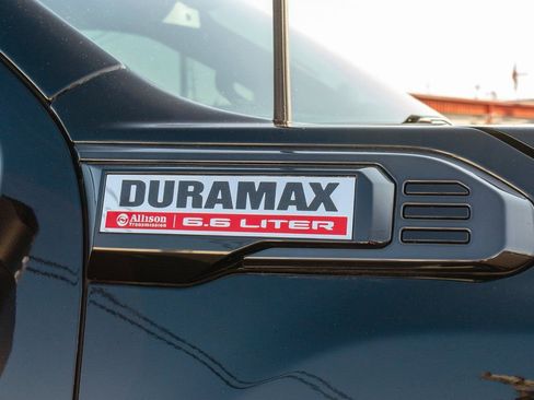 Used 2024 GMC Sierra 2500 AT4 w/ AT4 Preferred Package AWD/4WD image 11