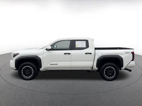 Used 2025 Toyota Tacoma TRD Off-Road image 9