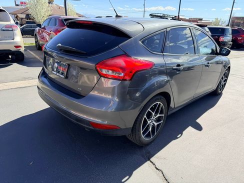 Used 2017 Ford Focus SE image 4