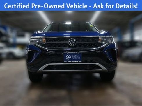 Certified 2024 Volkswagen Taos SE image 2