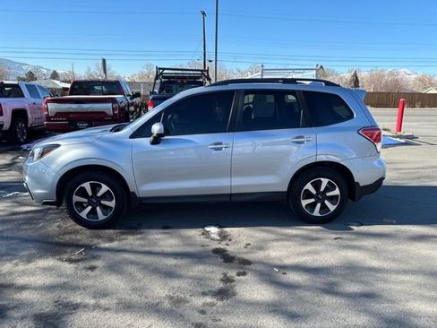 Used 2018 Subaru Forester 2.5i Premium image 3