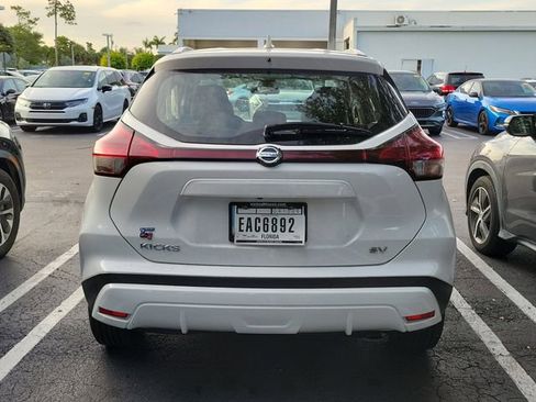 Used 2021 Nissan Kicks SV FWD image 5