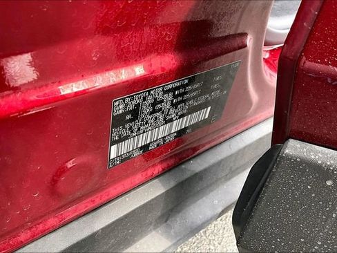 Used 2021 Toyota RAV4 LE image 14