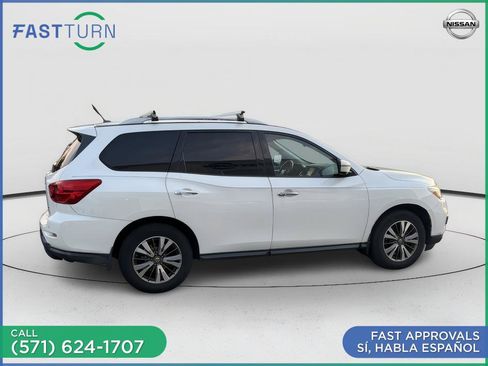 Used 2017 Nissan Pathfinder SL w/ Trailer Tow Package AWD/4WD image 4