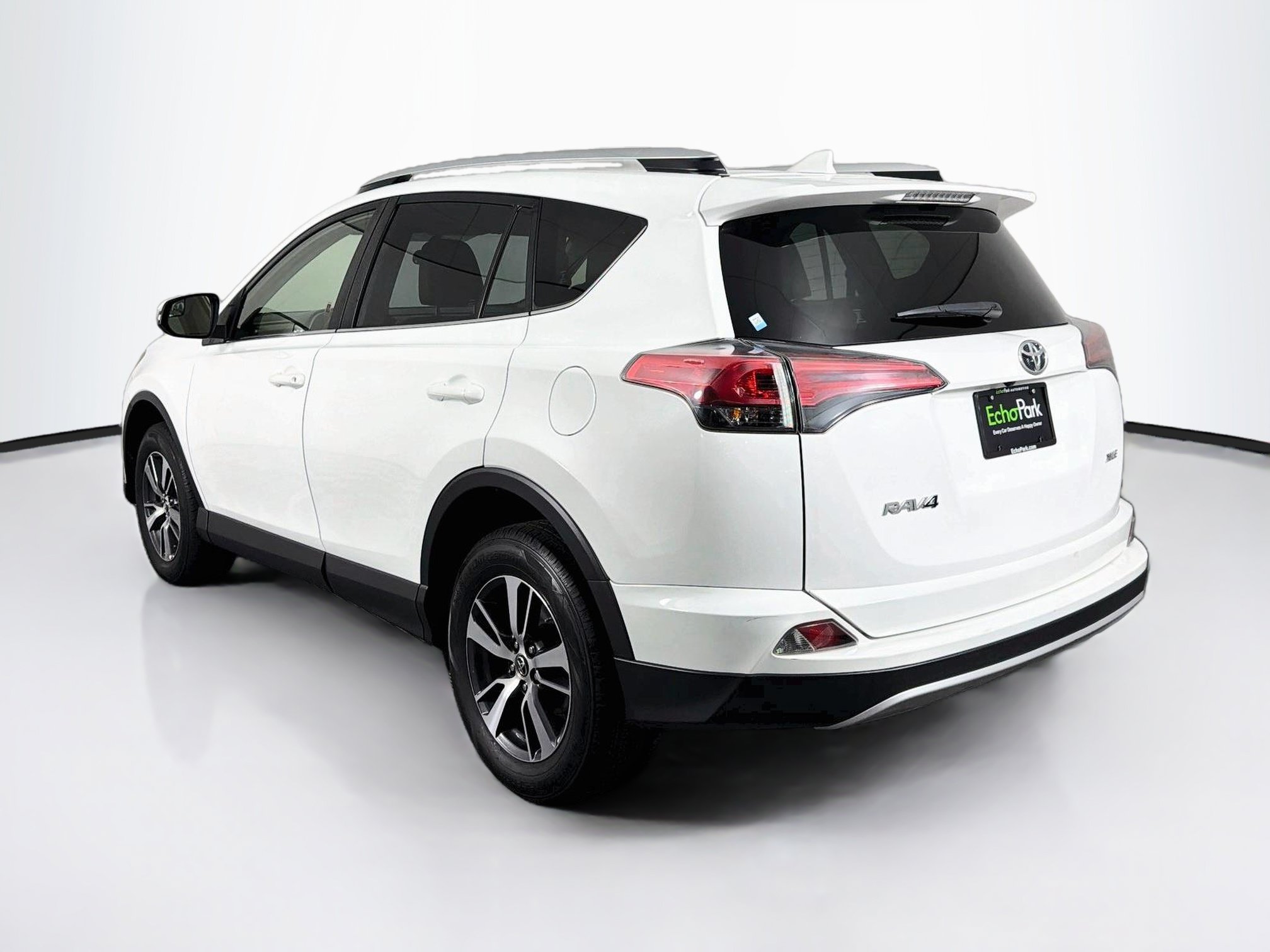 Used 2016 Toyota RAV4 XLE FWD image 5