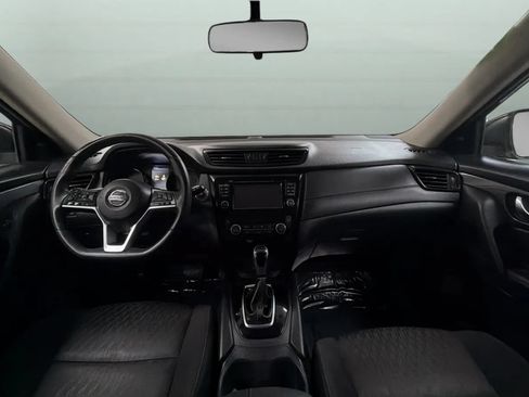 Used 2017 Nissan Rogue SV w/ SV Premium Package FWD image 9