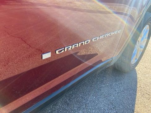 Used 2023 Jeep Grand Cherokee Limited image 30