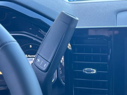 New 2026 GMC Sierra 1500 SLE image 18