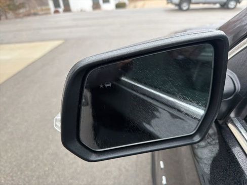 Certified 2023 Chevrolet Traverse LT image 11