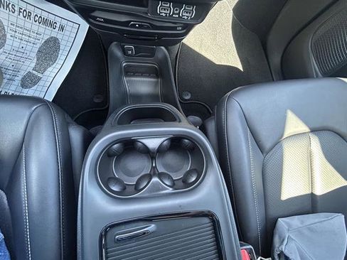 Used 2023 Chrysler Pacifica Touring-L w/ Uconnect Theater Family Group image 15