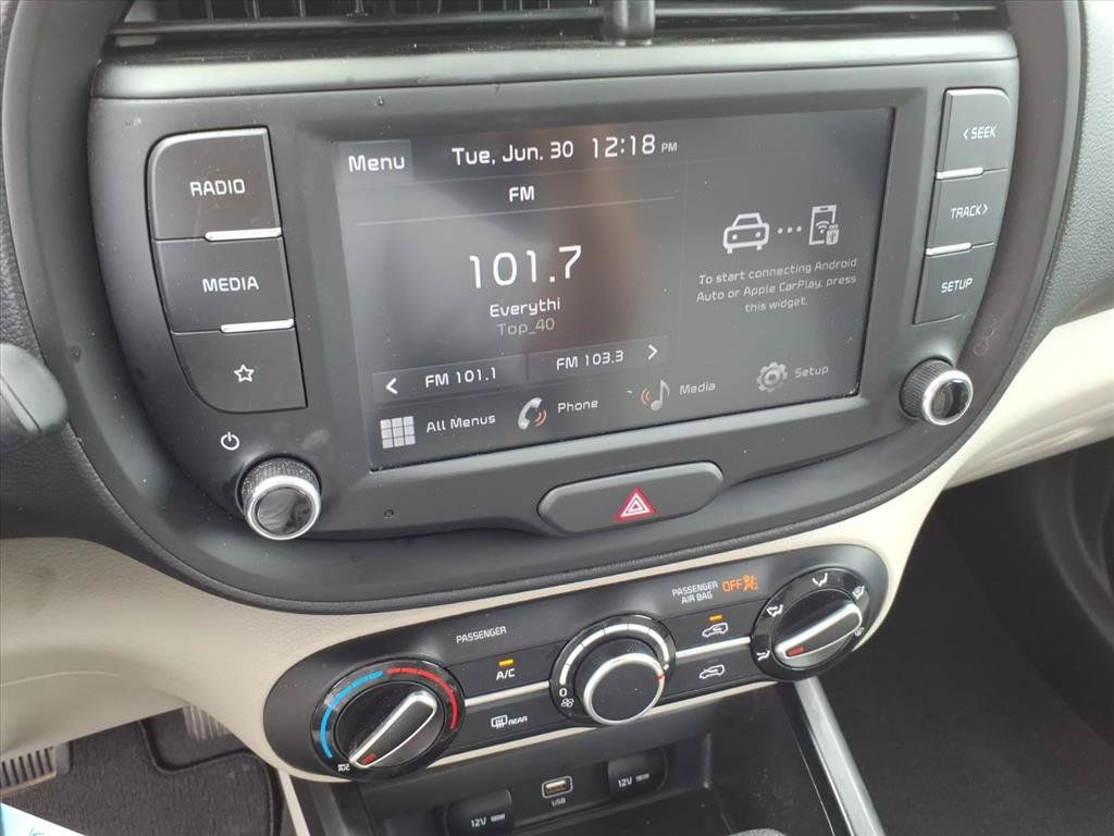 Used 2025 Kia Soul LX w/ LX Technology Package FWD image 21